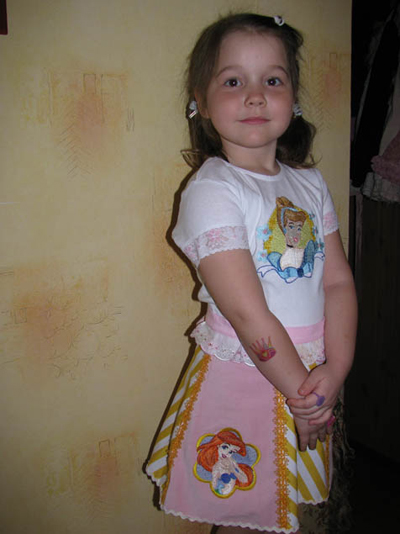 LL STUDIO Girls Cute Princess Embroidery Bubble-skirt Dress 