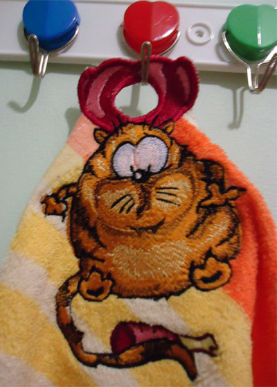 towel with funny cat machine embroidery design